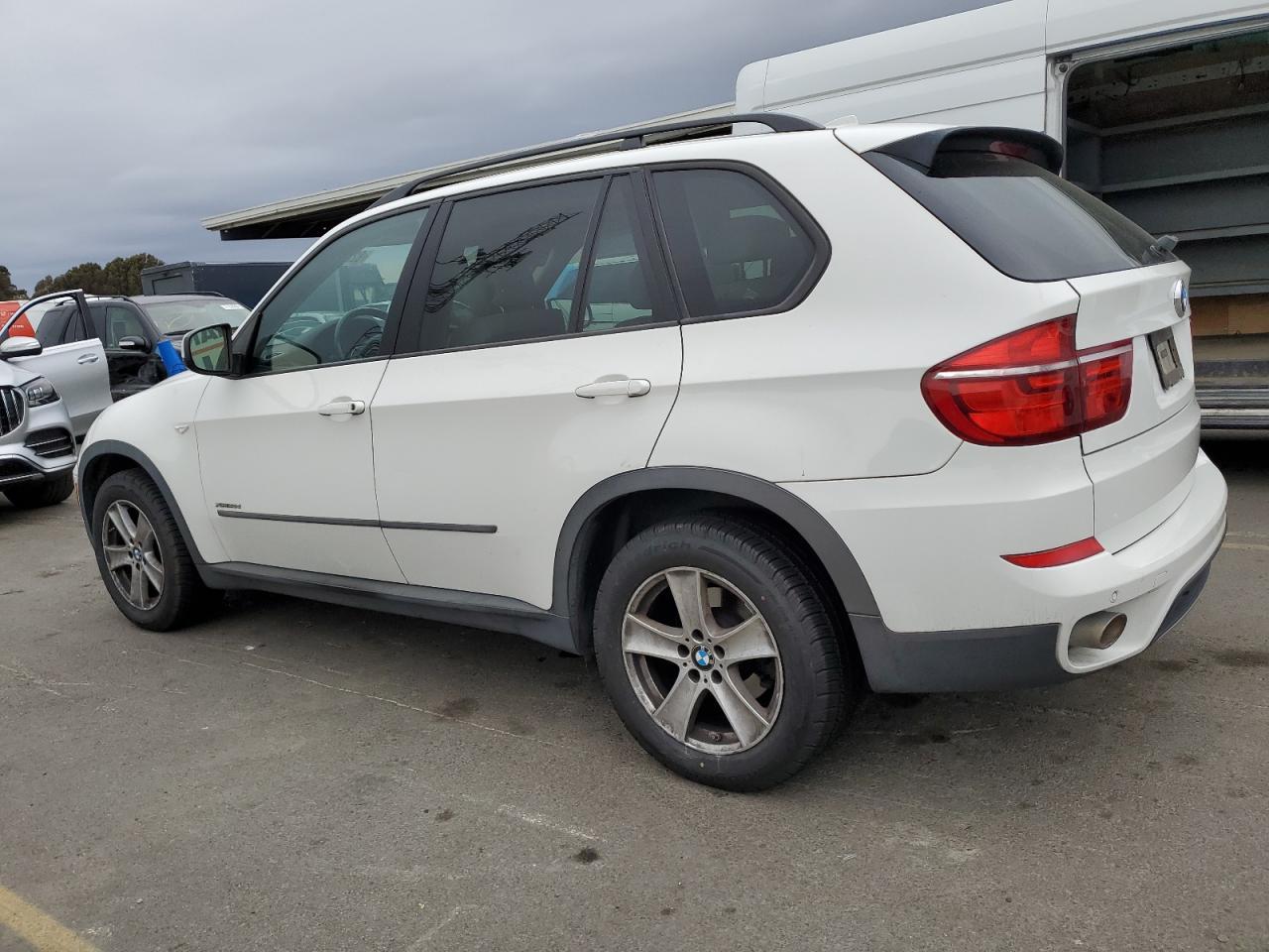 2012 BMW X5 XDRIVE3 - Фото 2