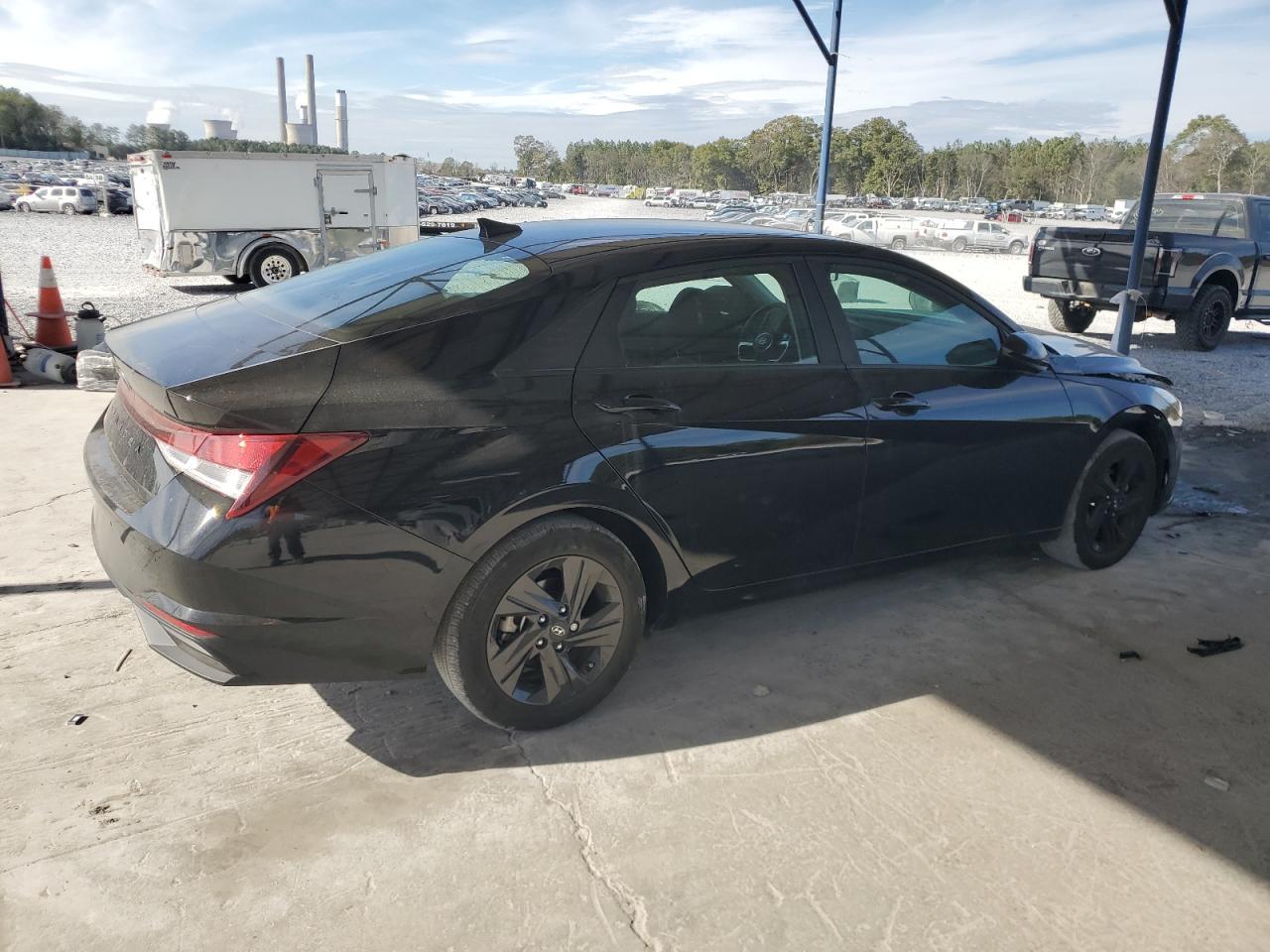 2023 HYUNDAI ELANTRA SE - Фото 3