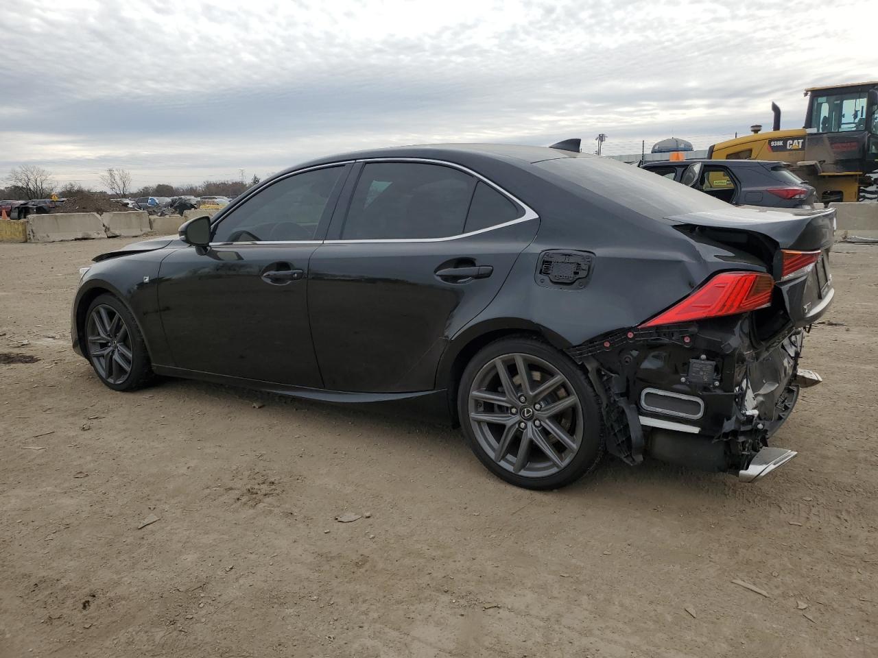 2018 LEXUS IS 300 - Фото 2