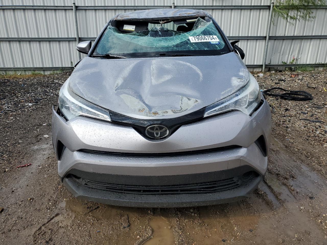 2018 TOYOTA C-HR XLE - Image 5