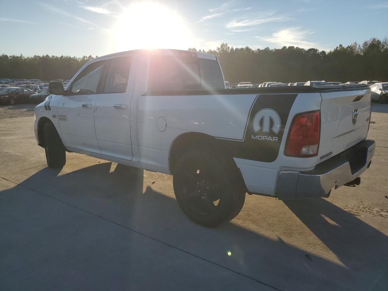 2015 RAM 1500 SLT - Image 2