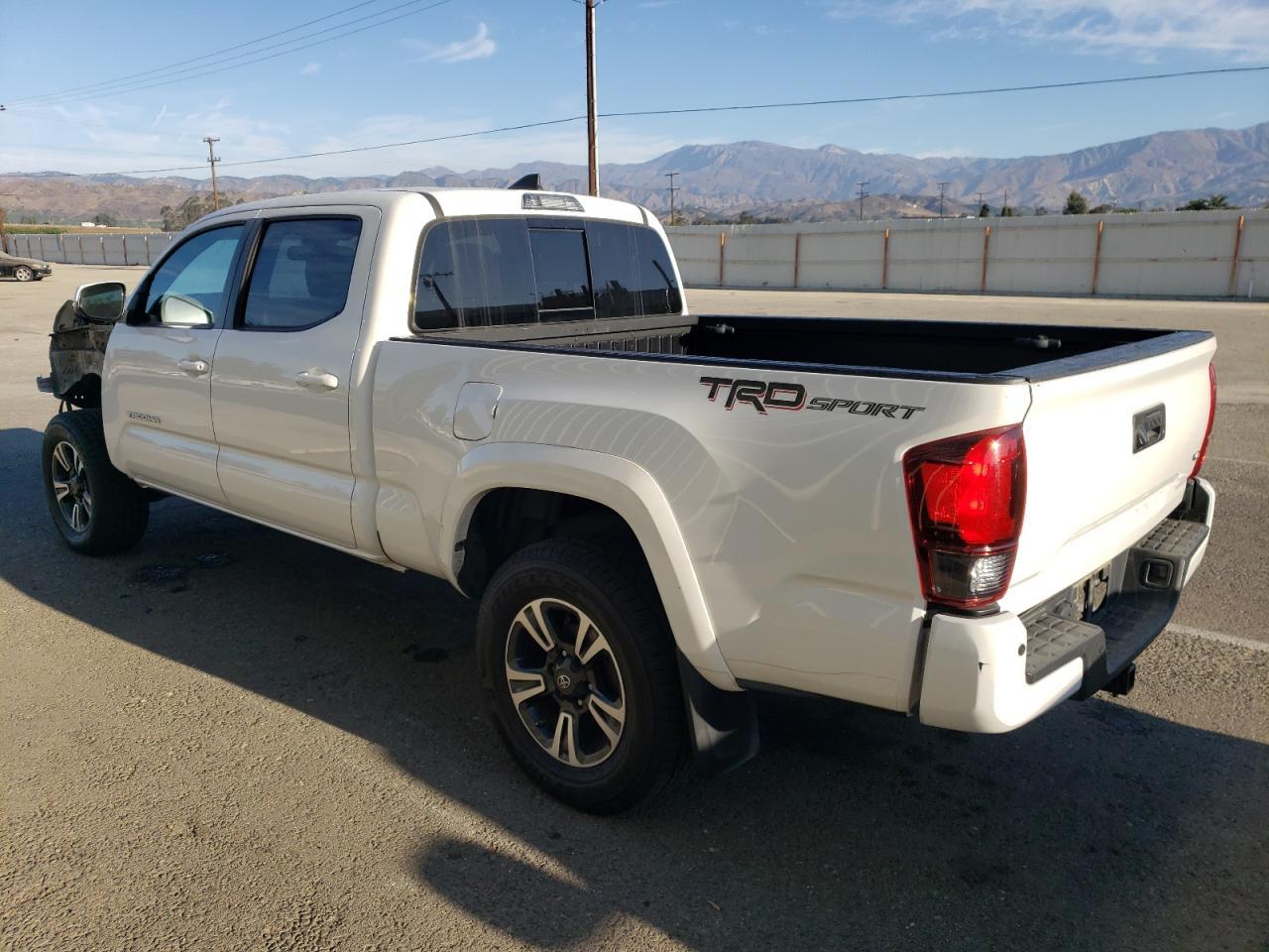 2018 TOYOTA TACOMA DOU - Фото 2