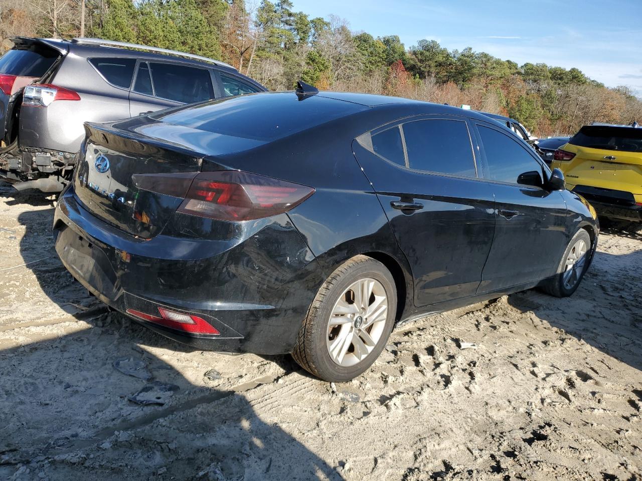 2019 HYUNDAI ELANTRA SE - Image 3