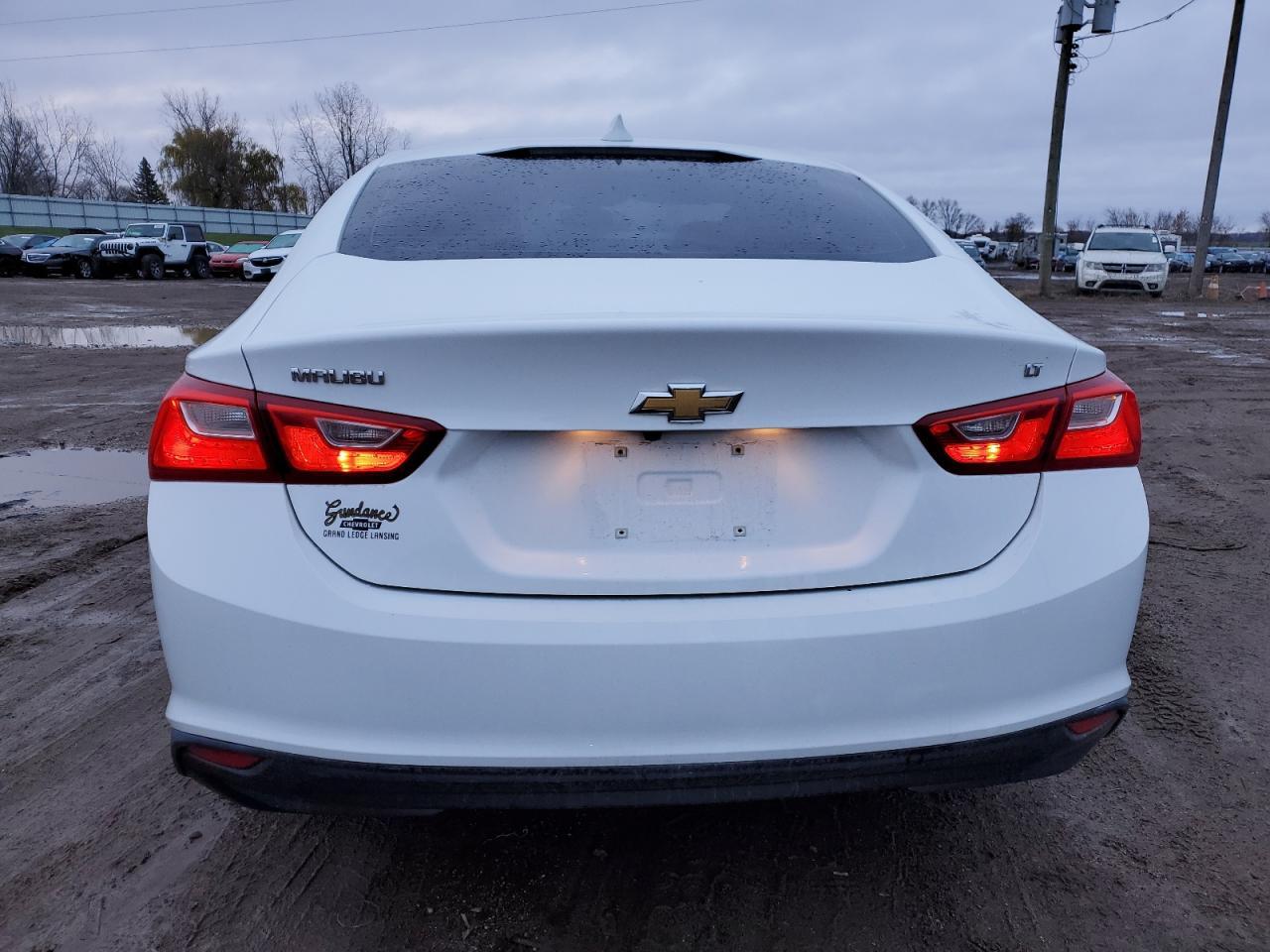 2017 CHEVROLET MALIBU LT - Image 6