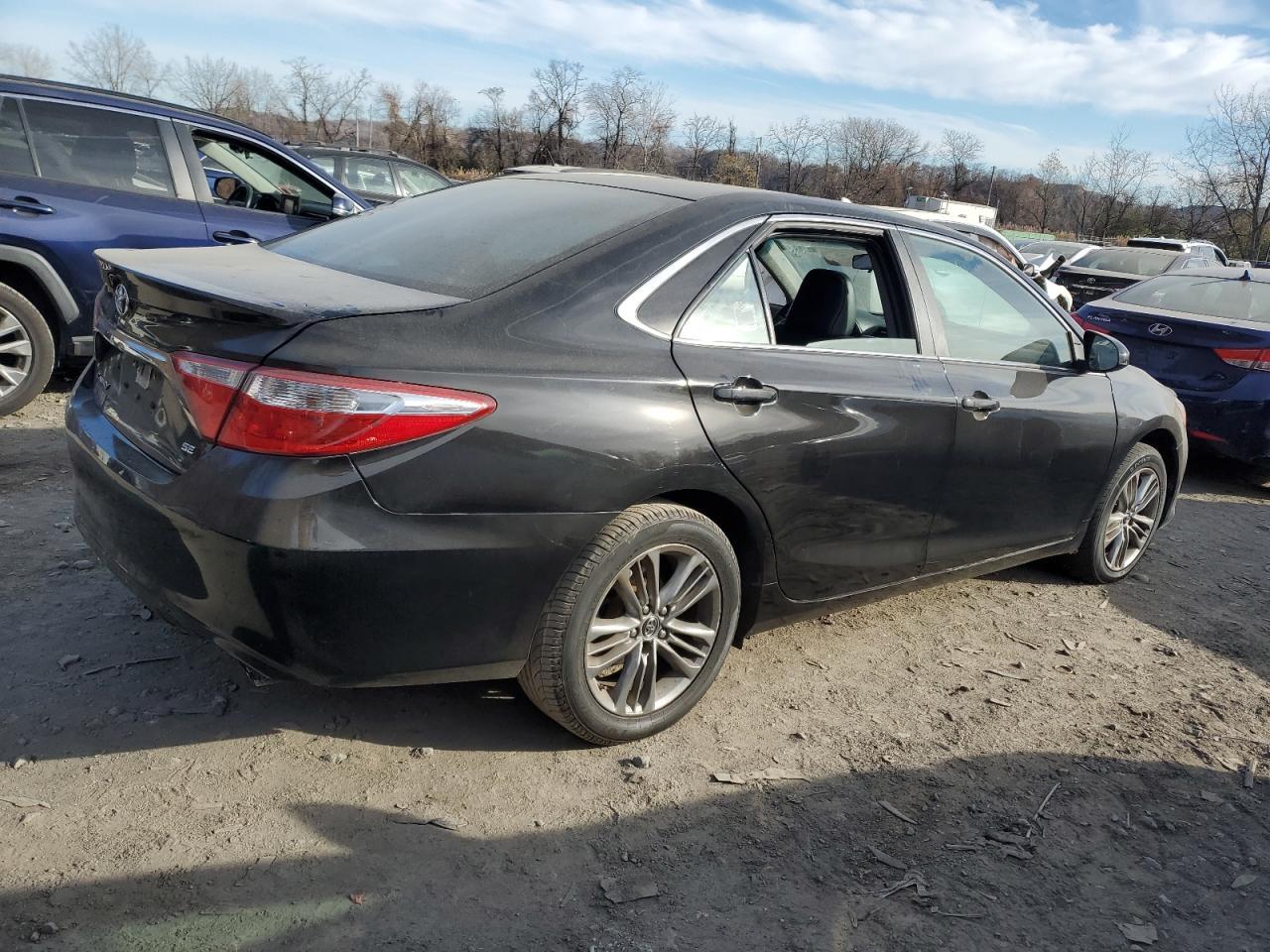 2017 TOYOTA CAMRY LE - Image 3