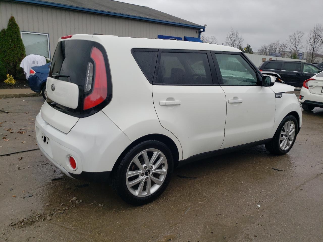 2019 KIA SOUL + - Image 3