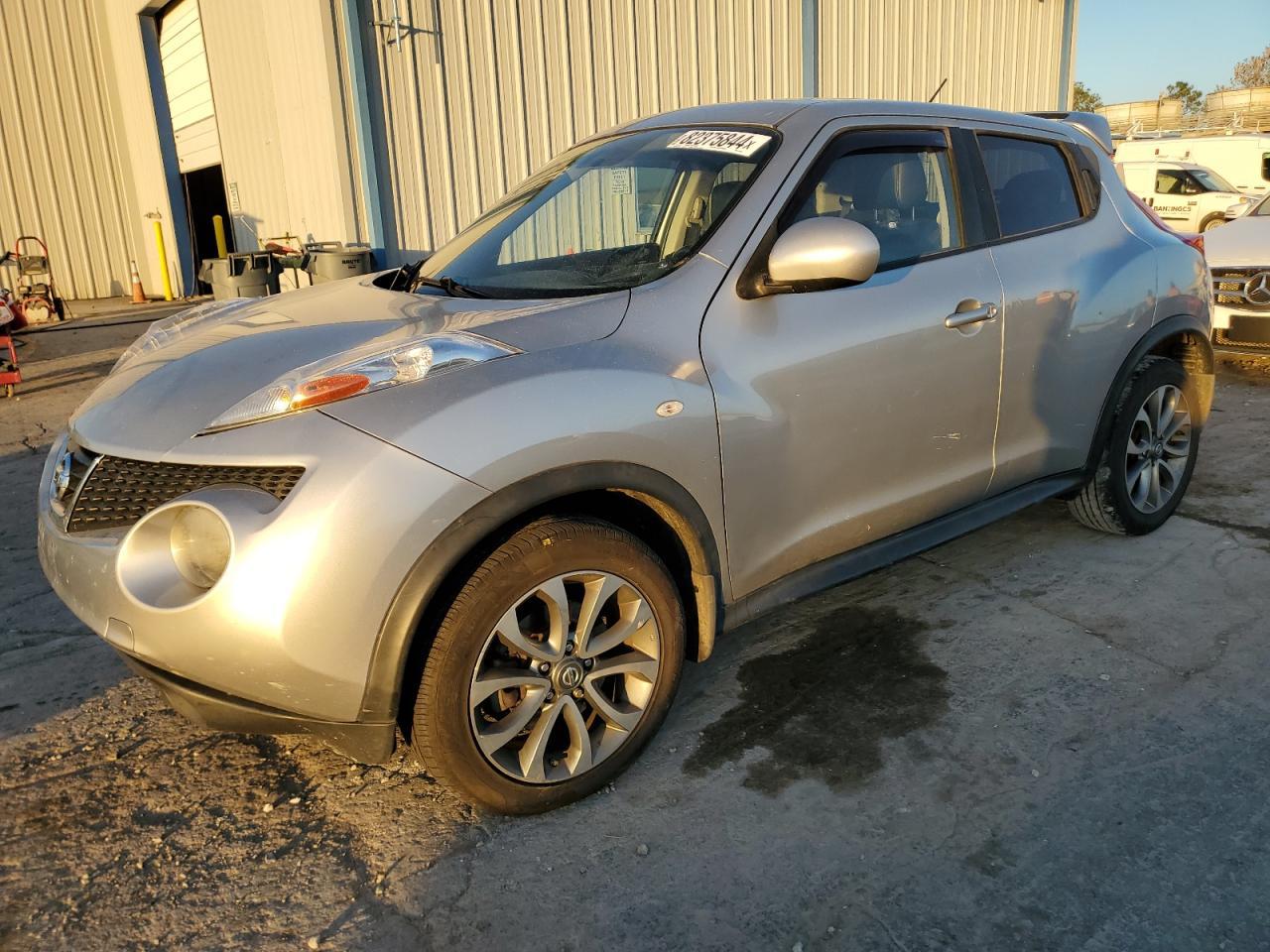 2011 NISSAN JUKE S