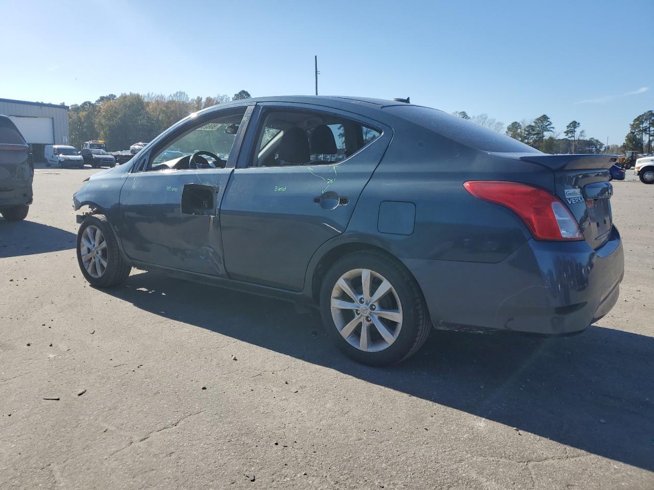 2016 NISSAN VERSA S - Фото 2