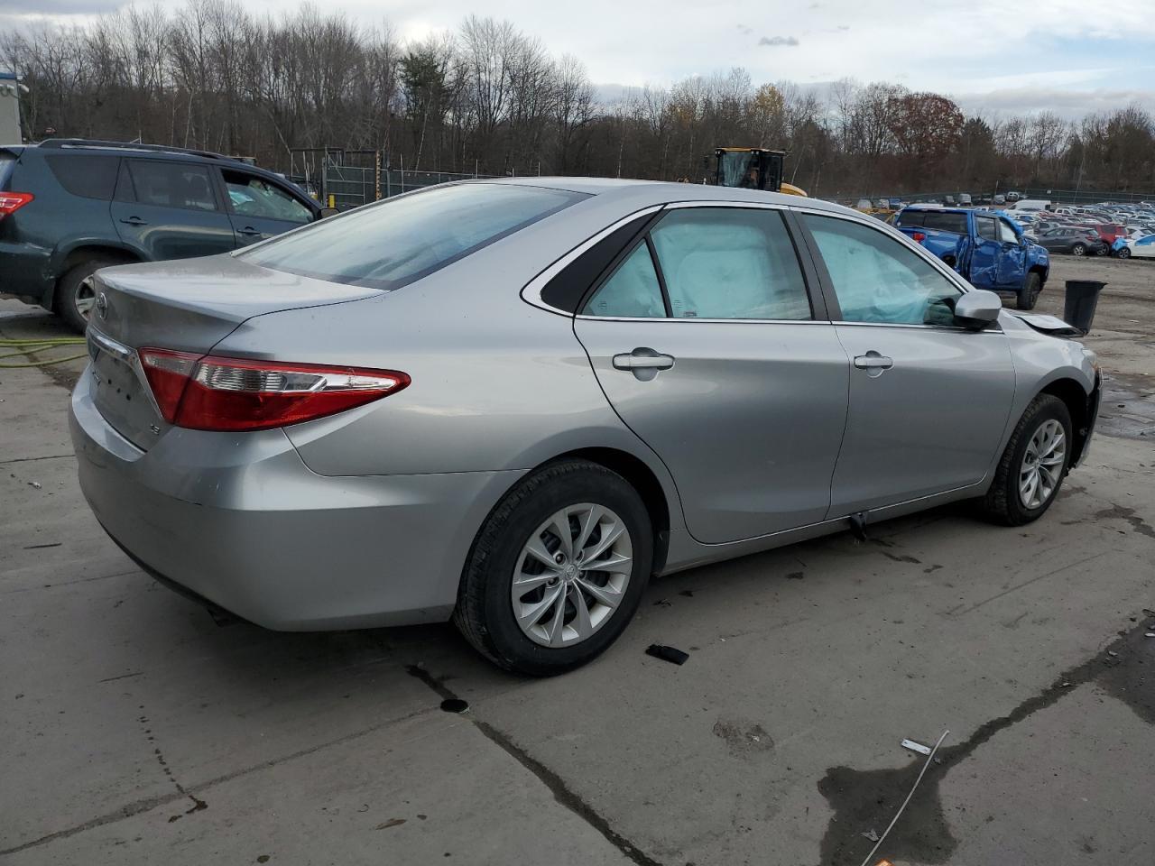 2017 TOYOTA CAMRY LE - Image 3