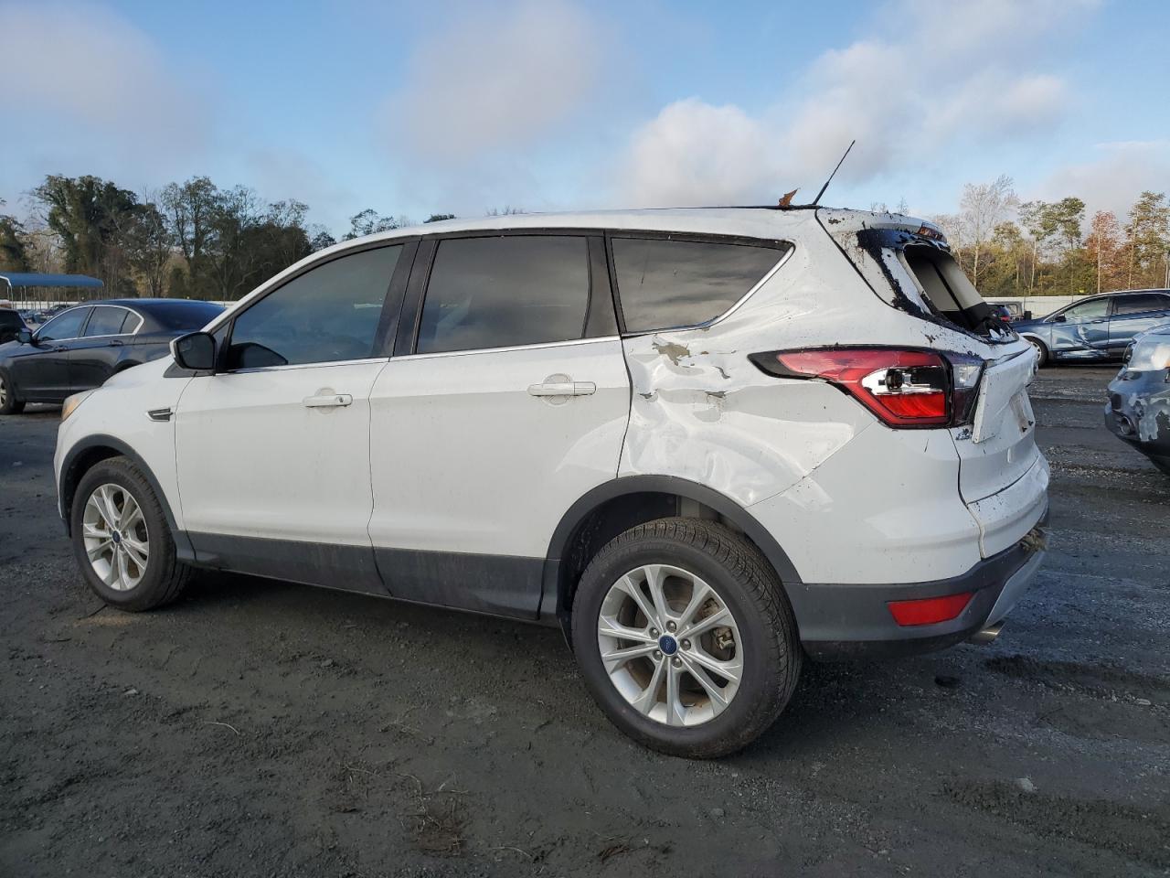 2017 FORD ESCAPE SE - Image 2