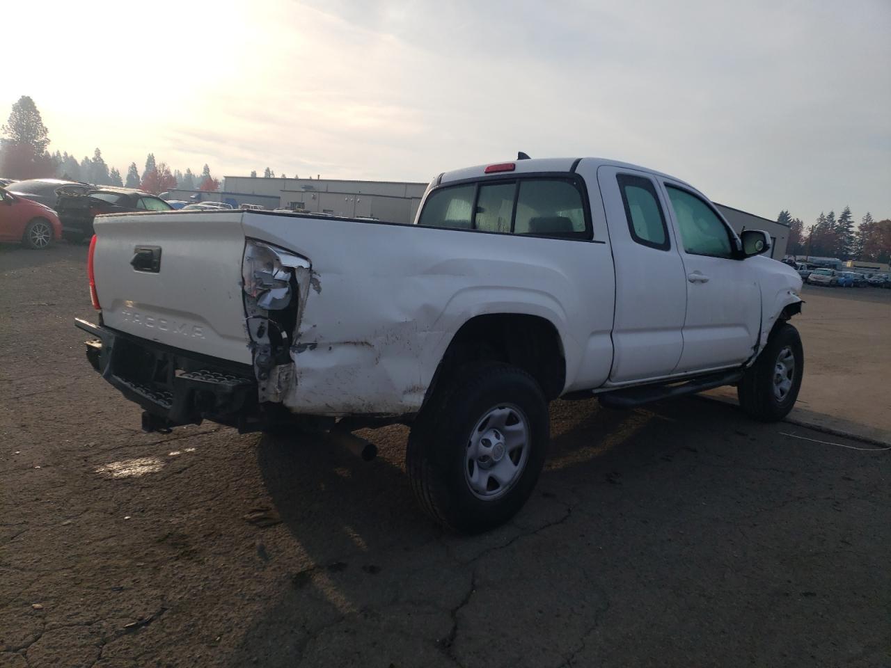 2017 TOYOTA TACOMA ACC - Фото 3