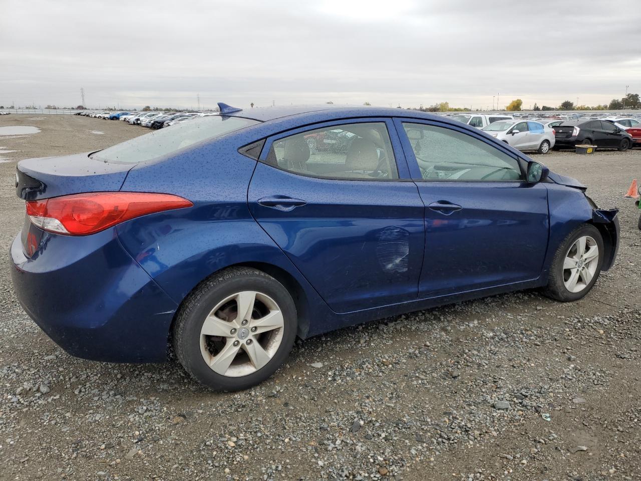 2013 HYUNDAI ELANTRA GL - Image 3