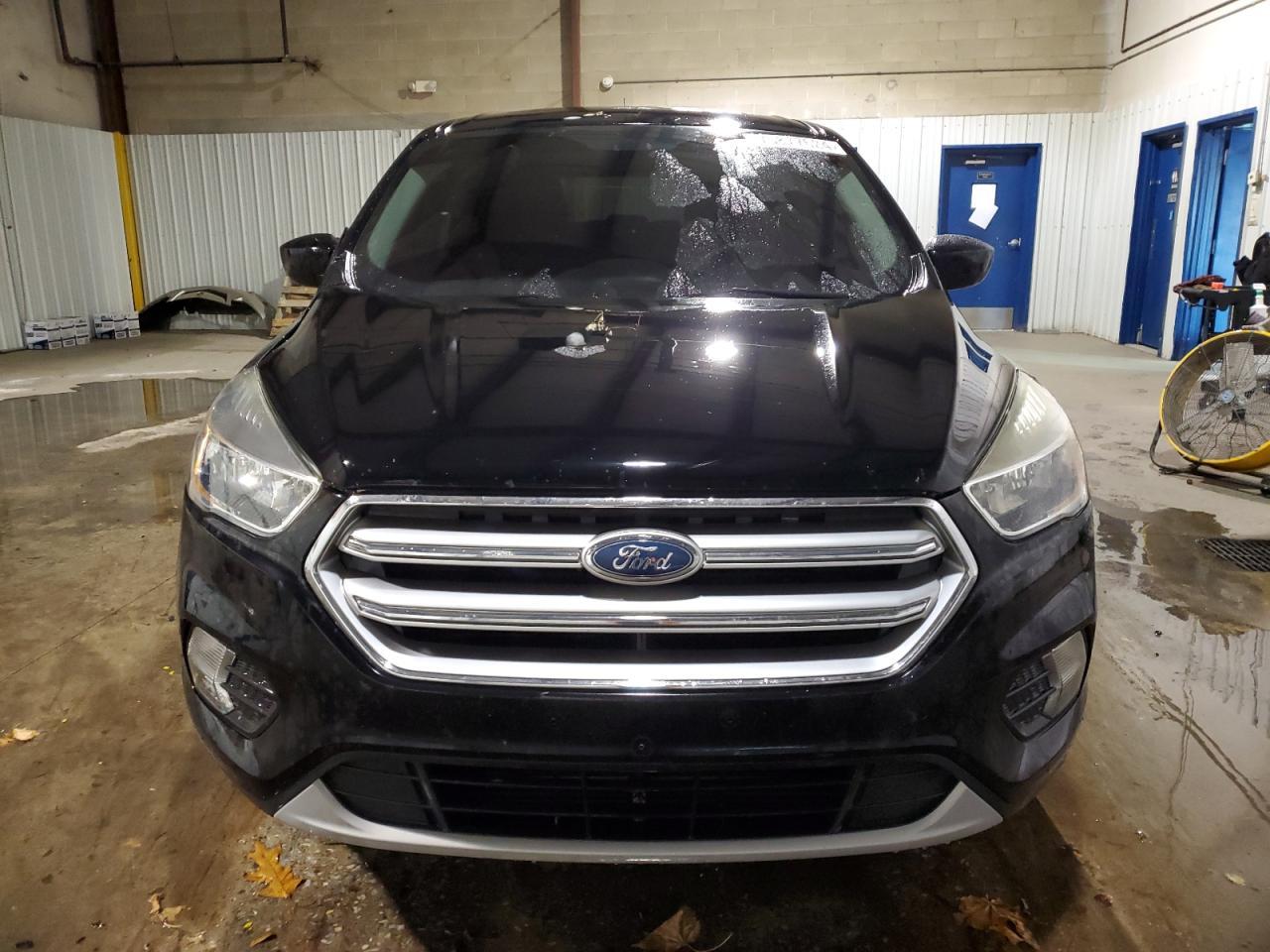 2017 FORD ESCAPE SE - Фото 5