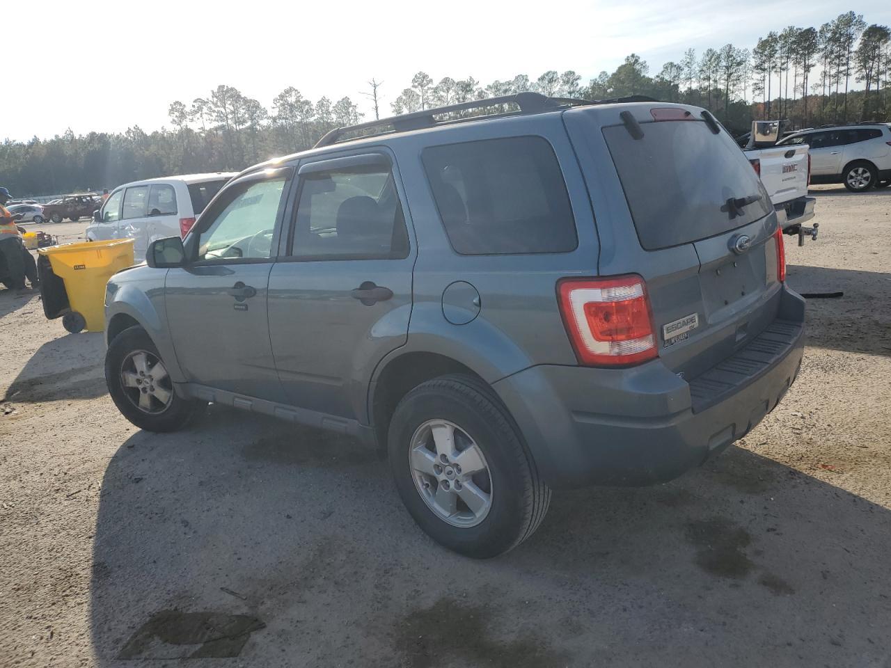 2010 FORD ESCAPE XLT - Фото 2