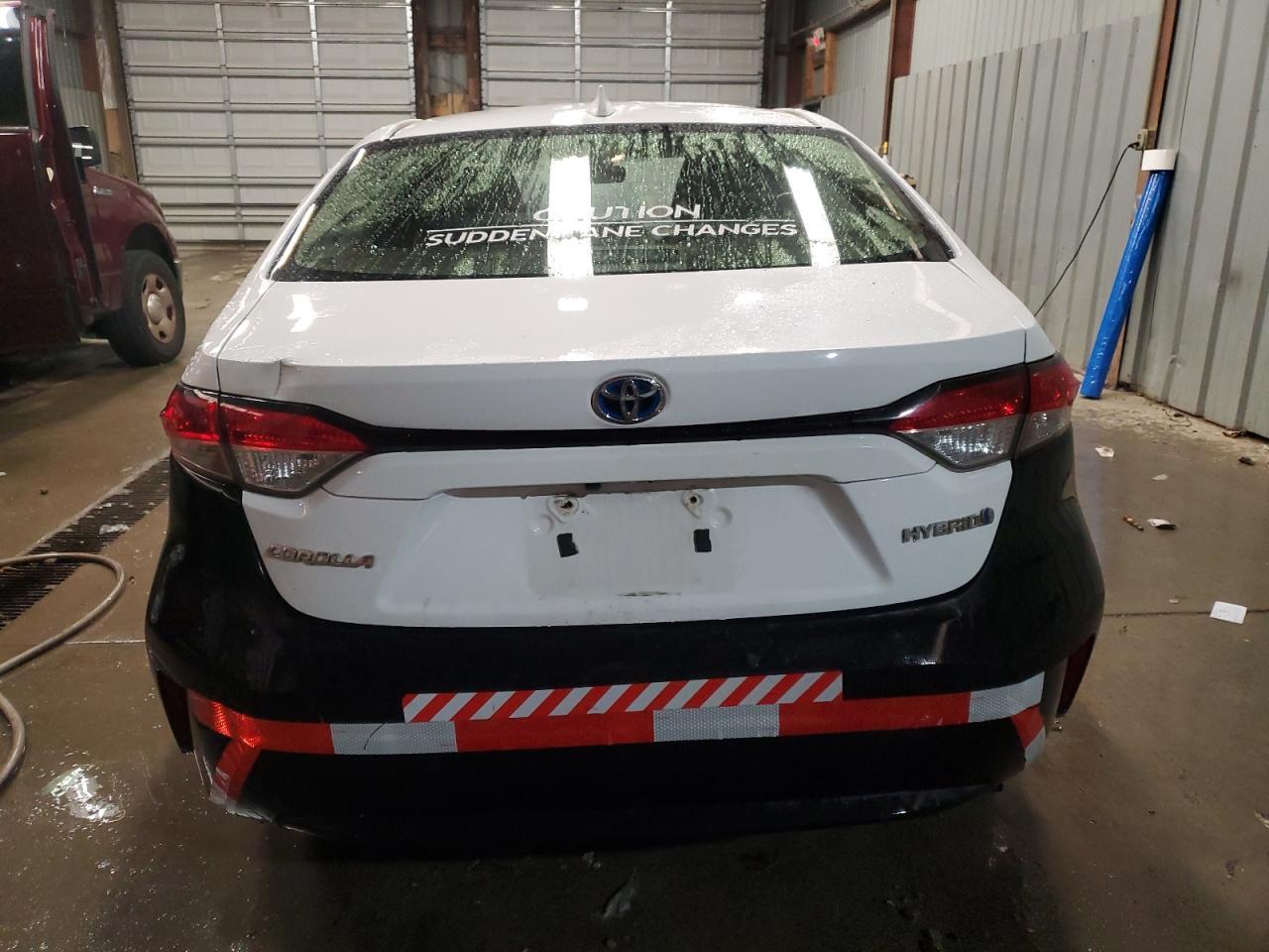 2020 TOYOTA COROLLA LE - Фото 6