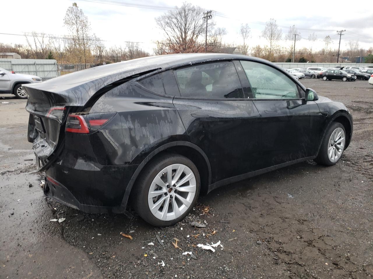 2023 TESLA MODEL Y - Image 3