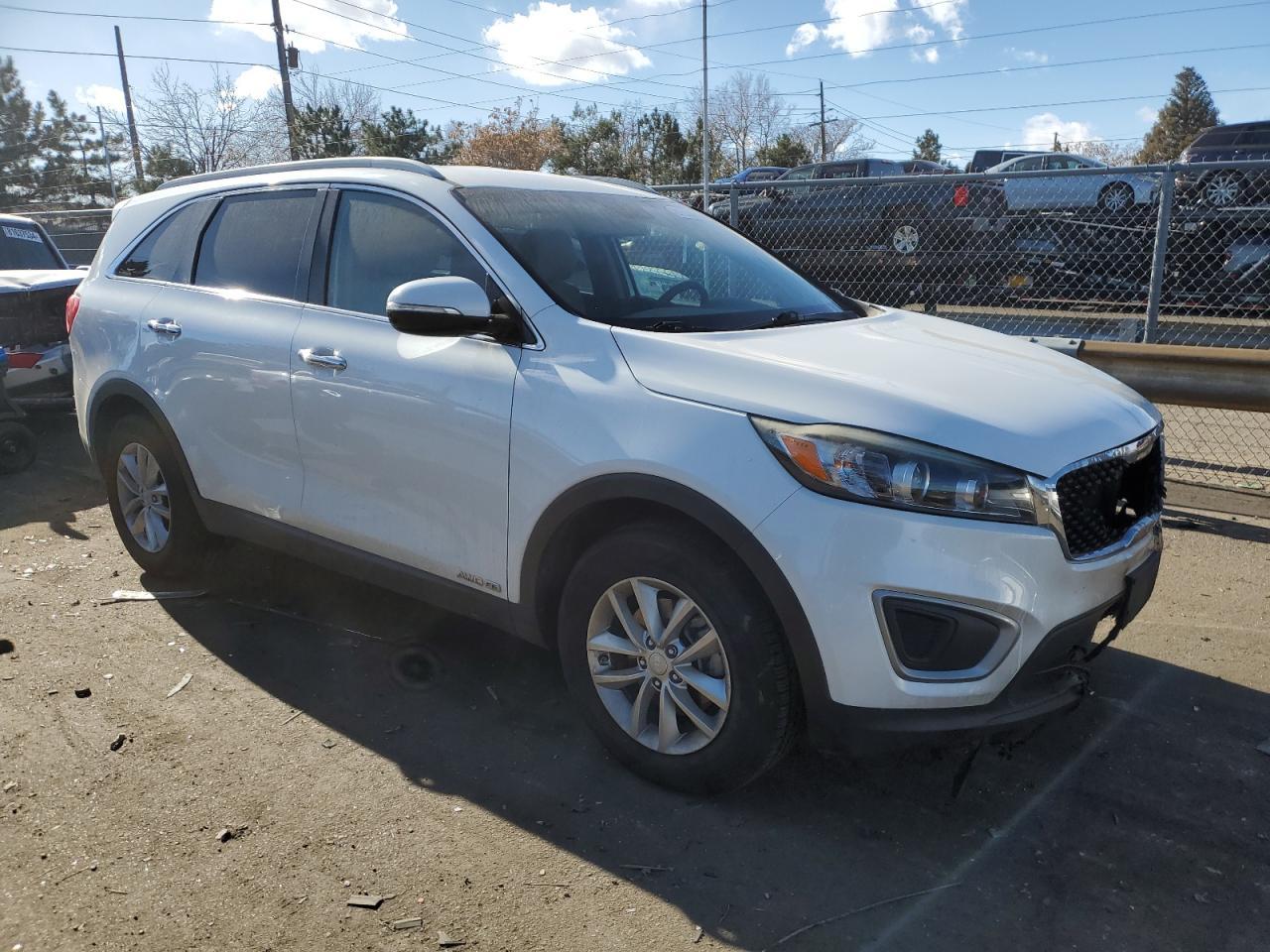 2016 KIA SORENTO LX - Image 4