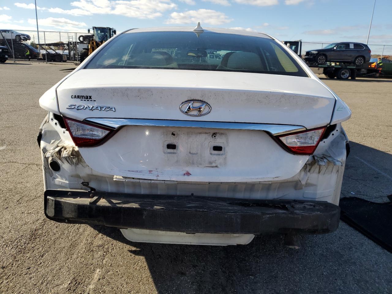 2013 HYUNDAI SONATA GLS - Image 6