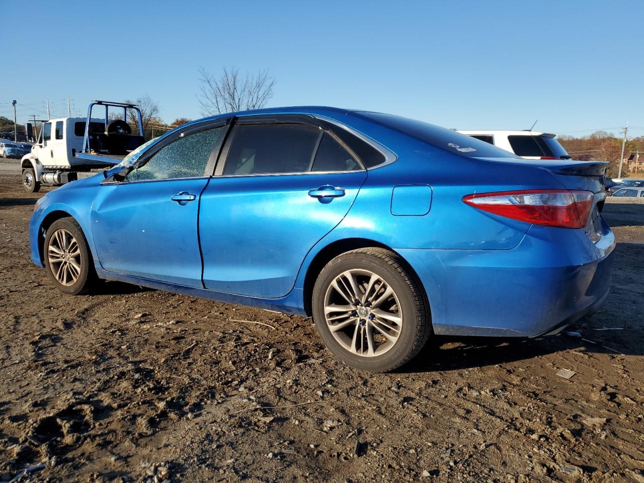 2017 TOYOTA CAMRY LE - Фото 2
