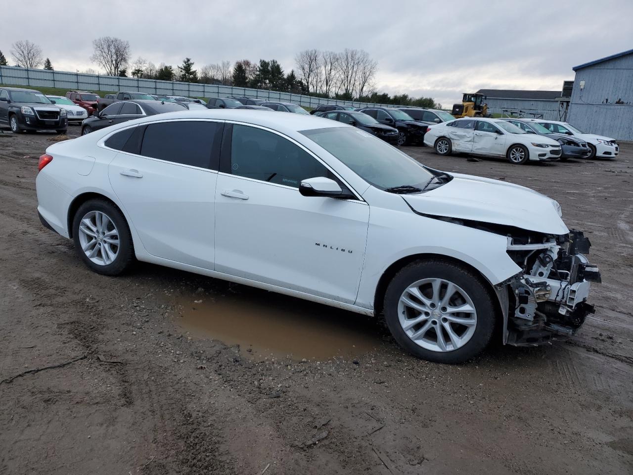 2017 CHEVROLET MALIBU LT - Image 4