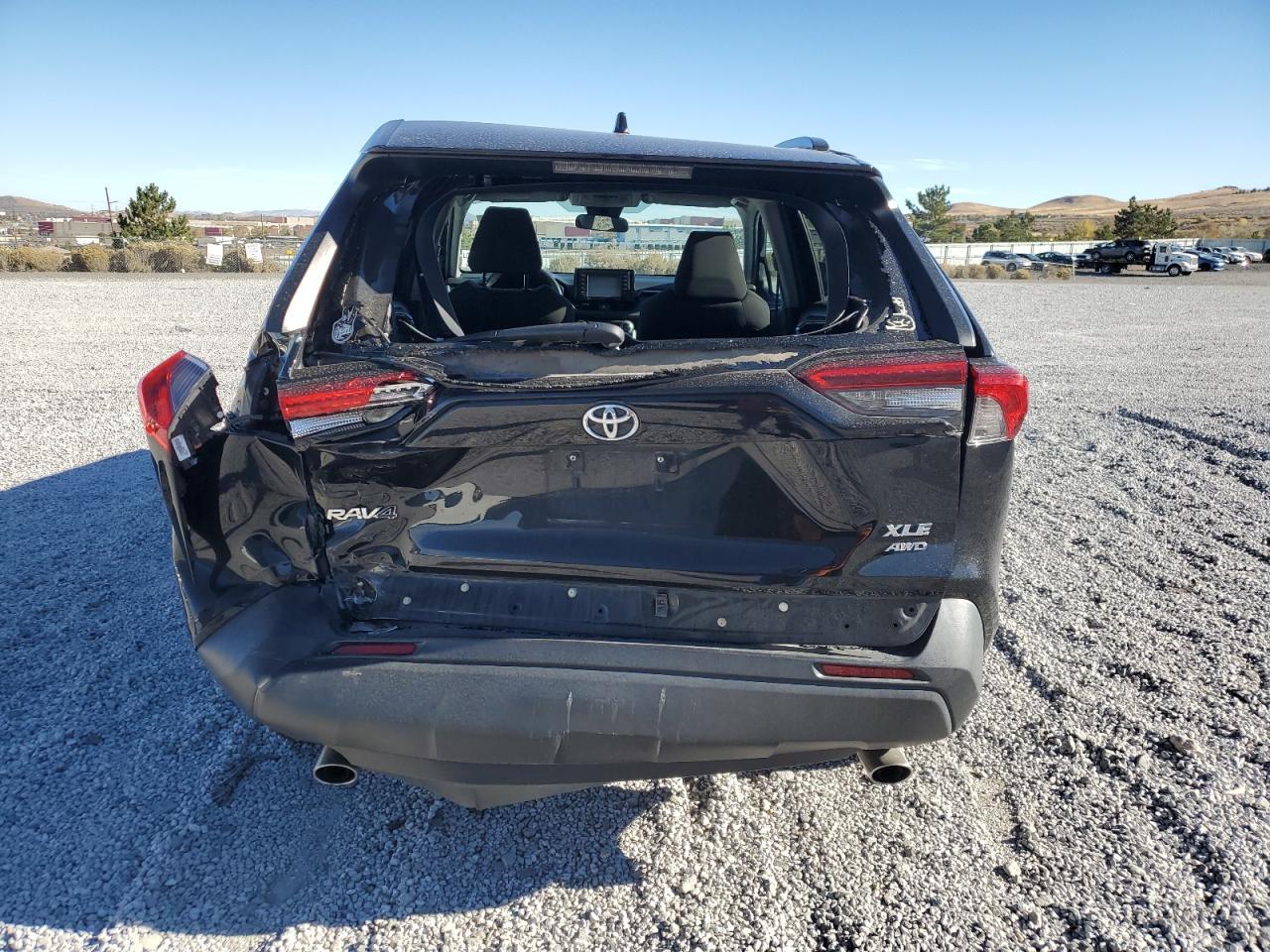 2020 TOYOTA RAV4 XLE - Image 6