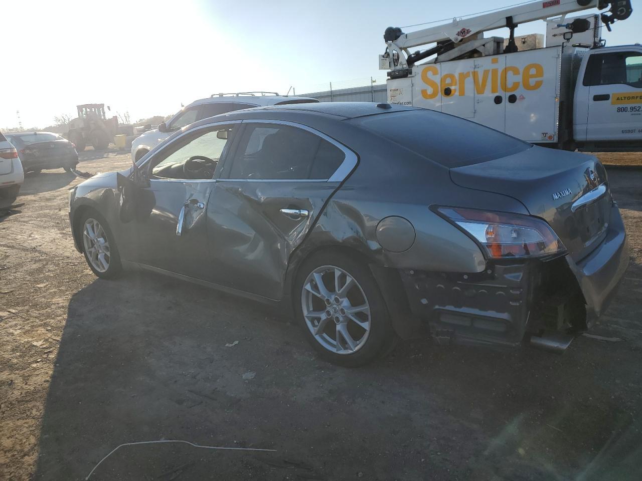 2014 NISSAN MAXIMA S - Image 2