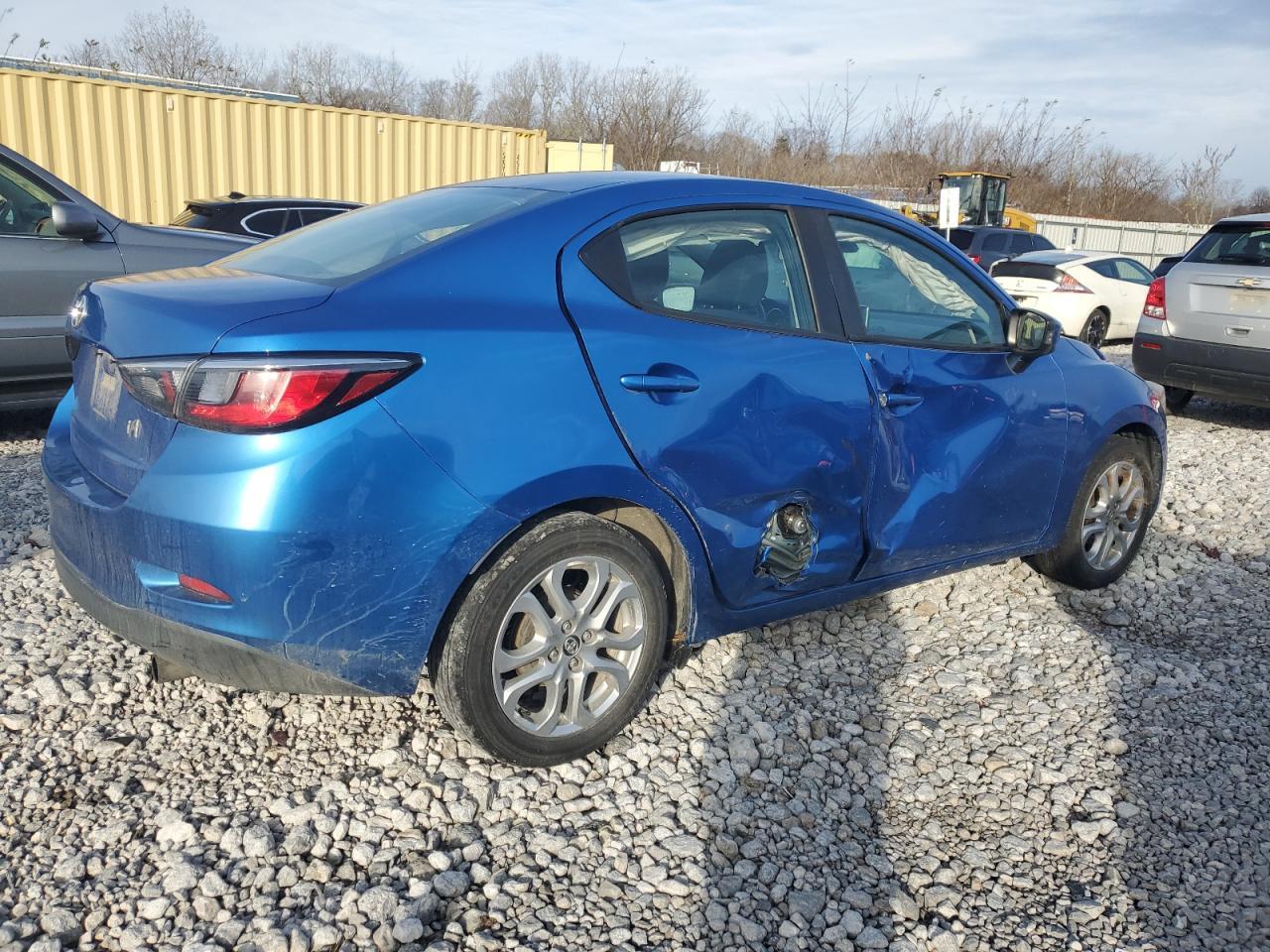 2017 TOYOTA YARIS IA - Фото 3