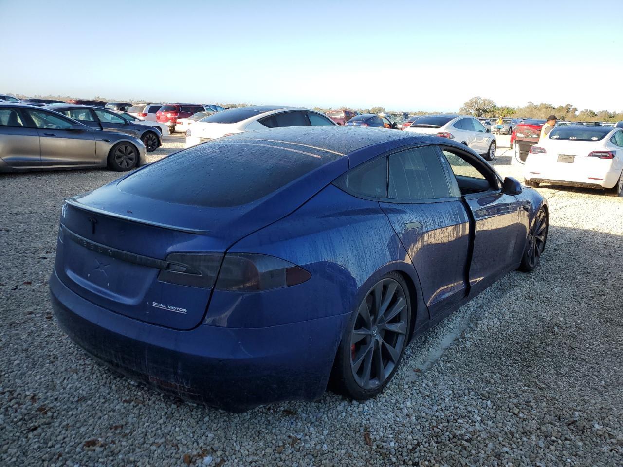 2020 TESLA MODEL S - Фото 3