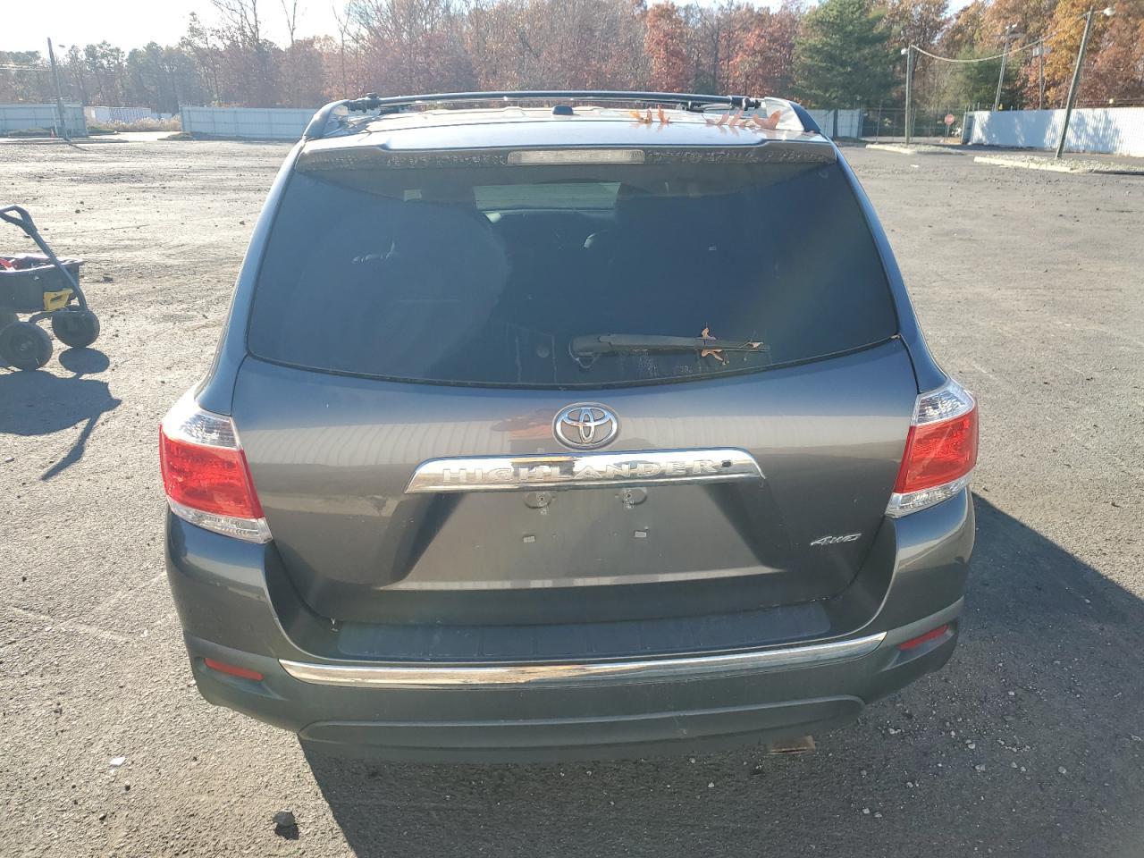 2012 TOYOTA HIGHLANDER - Image 6