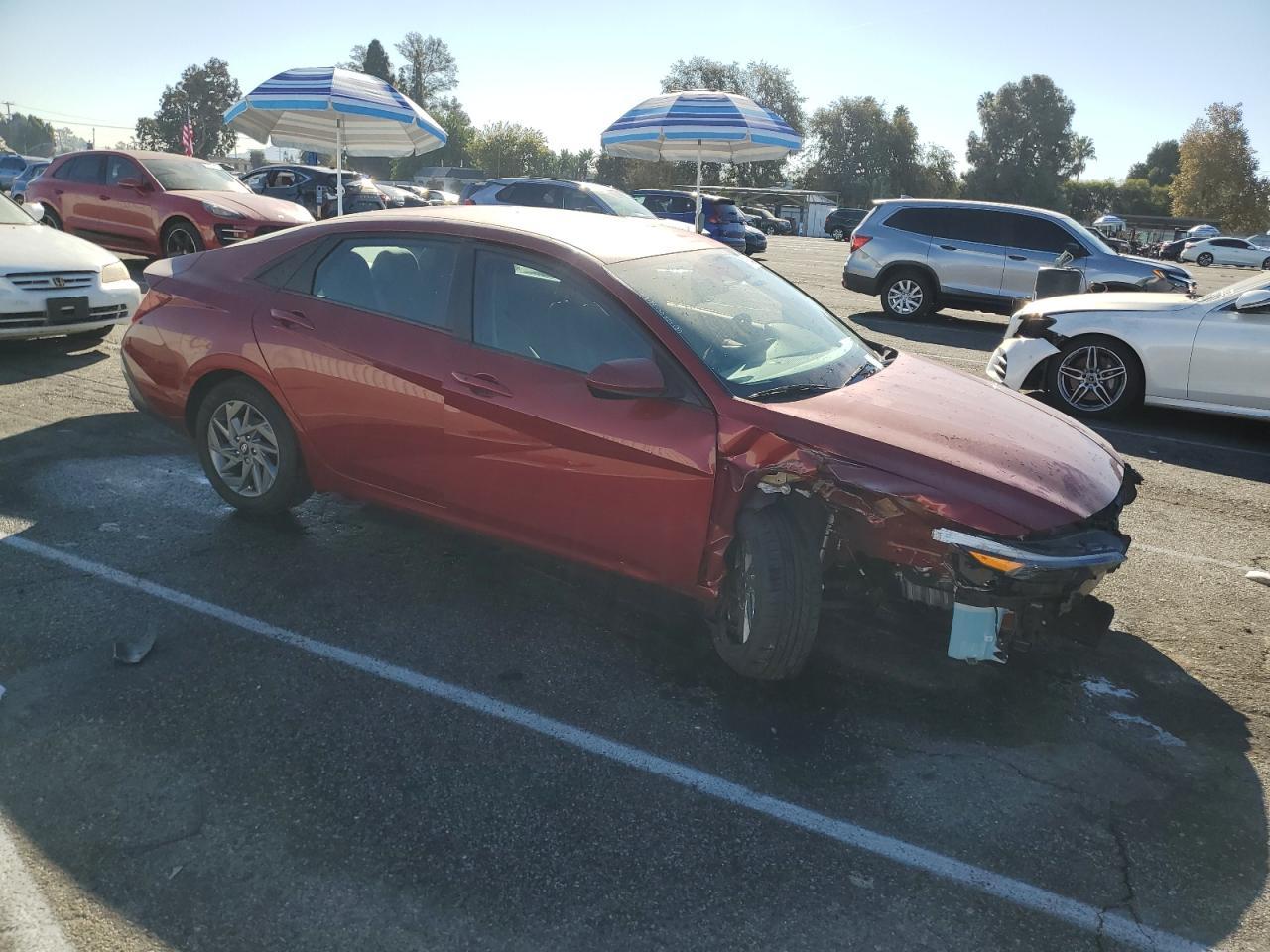 2024 HYUNDAI ELANTRA SE - Фото 4