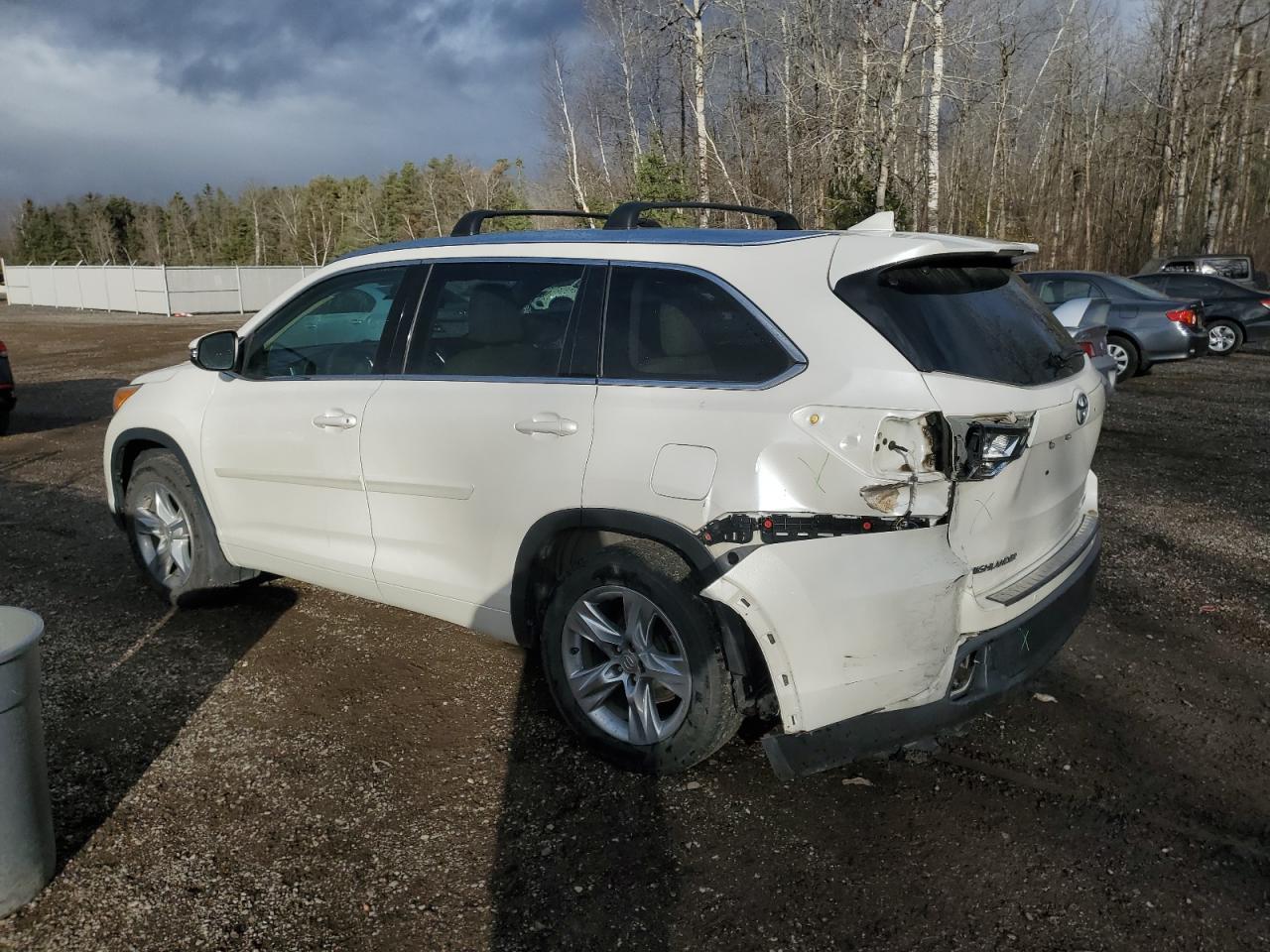 2015 TOYOTA HIGHLANDER - Image 2