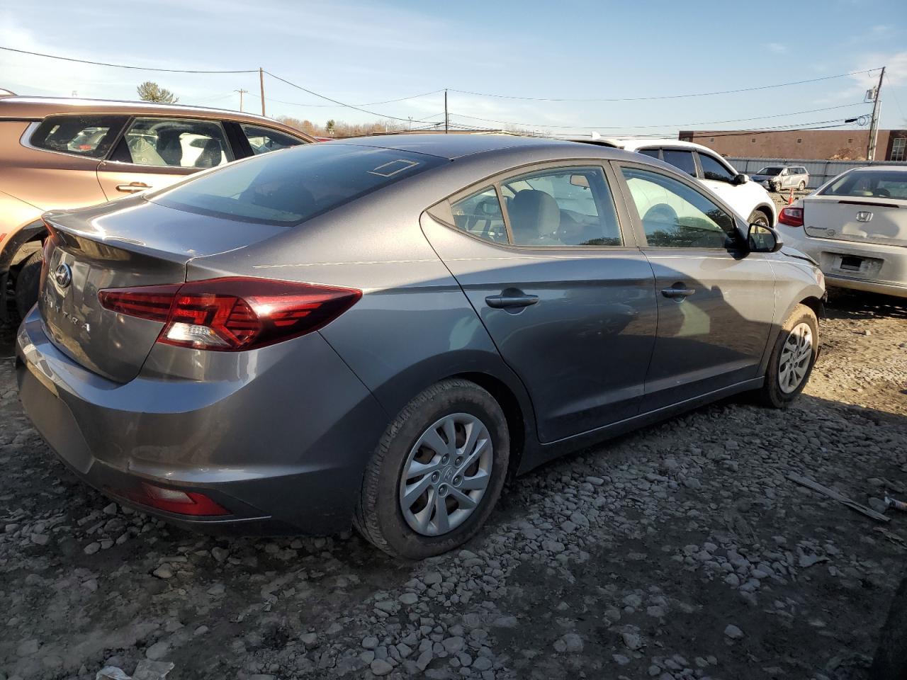 2019 HYUNDAI ELANTRA SE - Фото 3