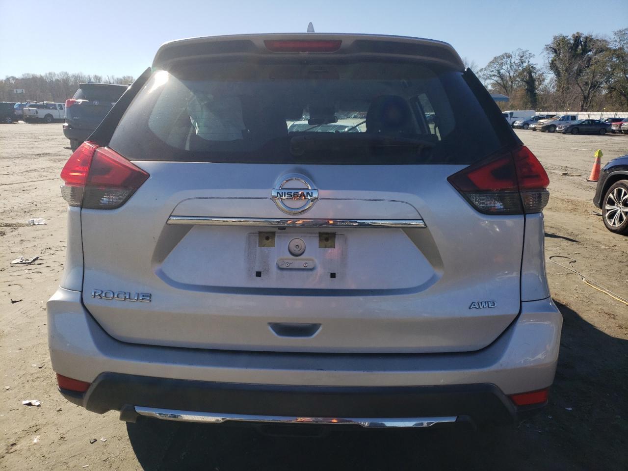 2017 NISSAN ROGUE S - Фото 6
