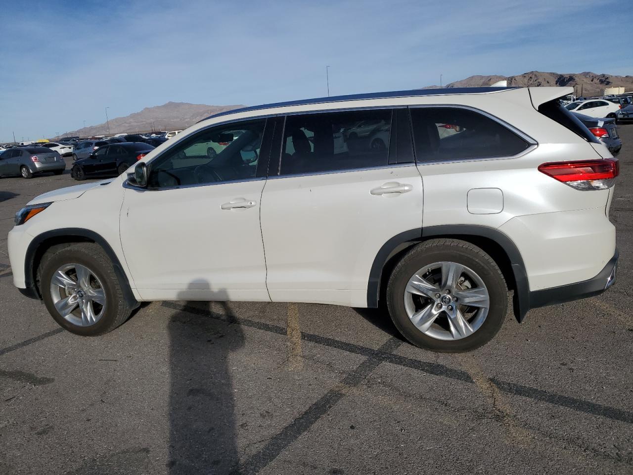 2018 TOYOTA HIGHLANDER - Фото 2