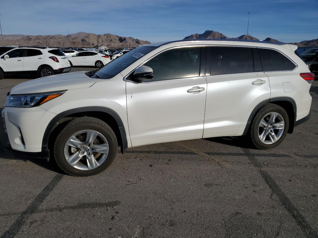 2018 TOYOTA HIGHLANDER