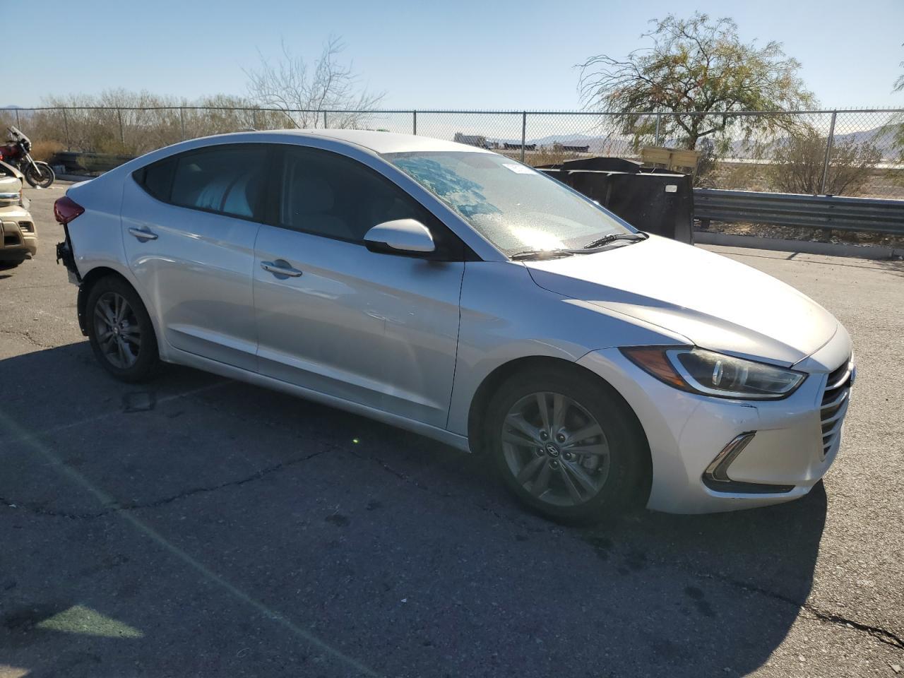 2017 HYUNDAI ELANTRA SE - Image 4