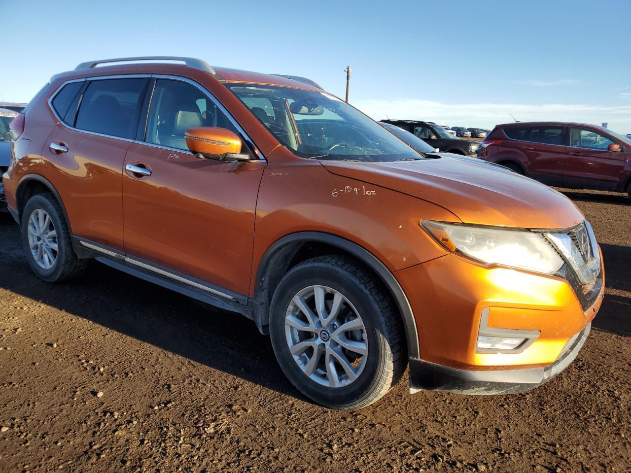 2017 NISSAN ROGUE SV - Image 4