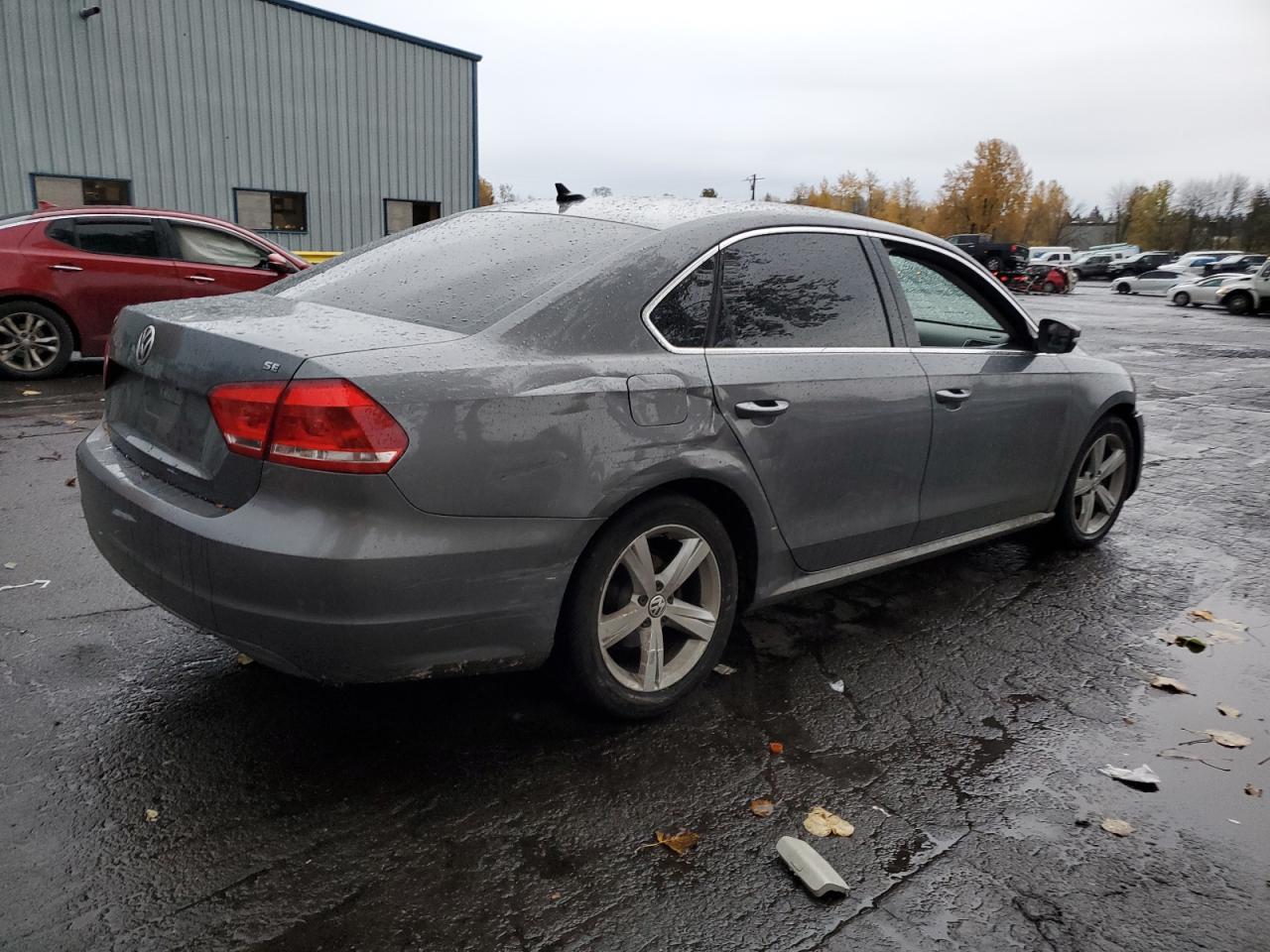 2013 VOLKSWAGEN PASSAT SE - Image 3