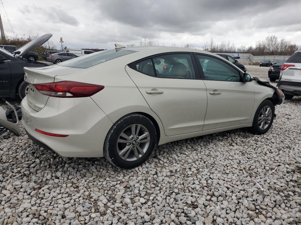 2017 HYUNDAI ELANTRA SE - Image 3