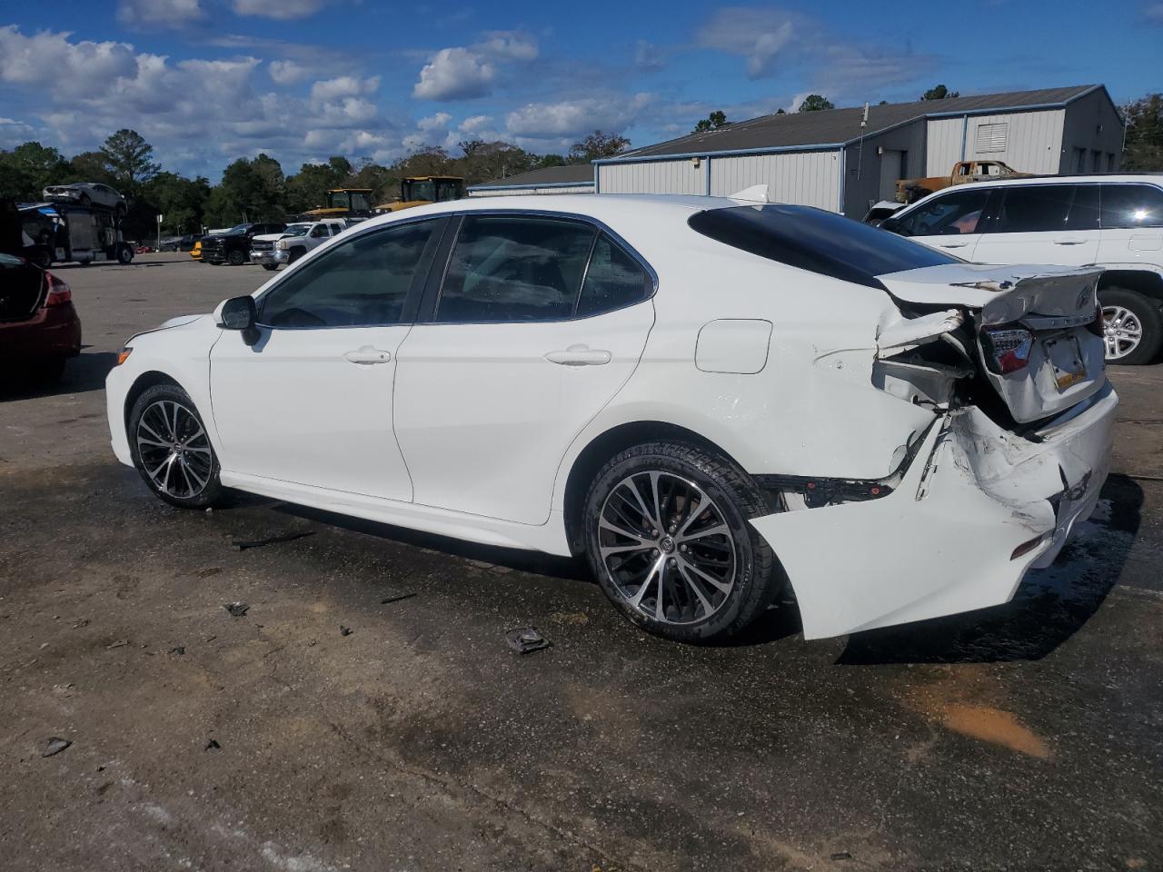 2020 TOYOTA CAMRY SE - Image 2