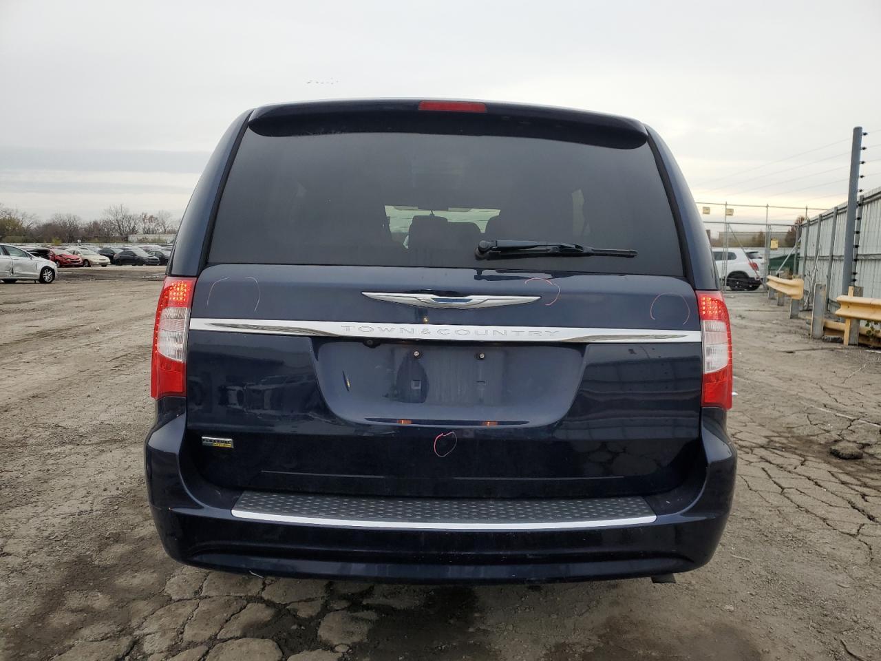 2014 CHRYSLER TOWN & COU - Фото 6