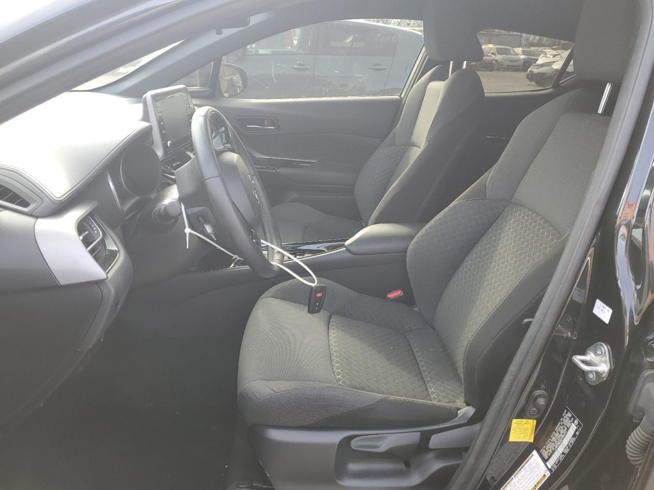 2021 TOYOTA C-HR XLE - Фото 7