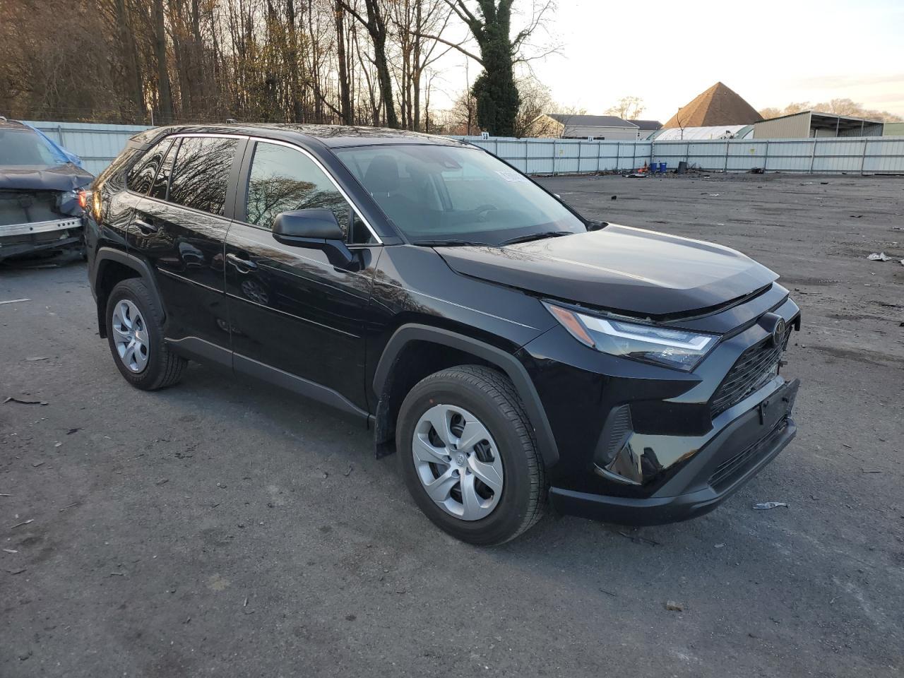 2023 TOYOTA RAV4 LE - Фото 4