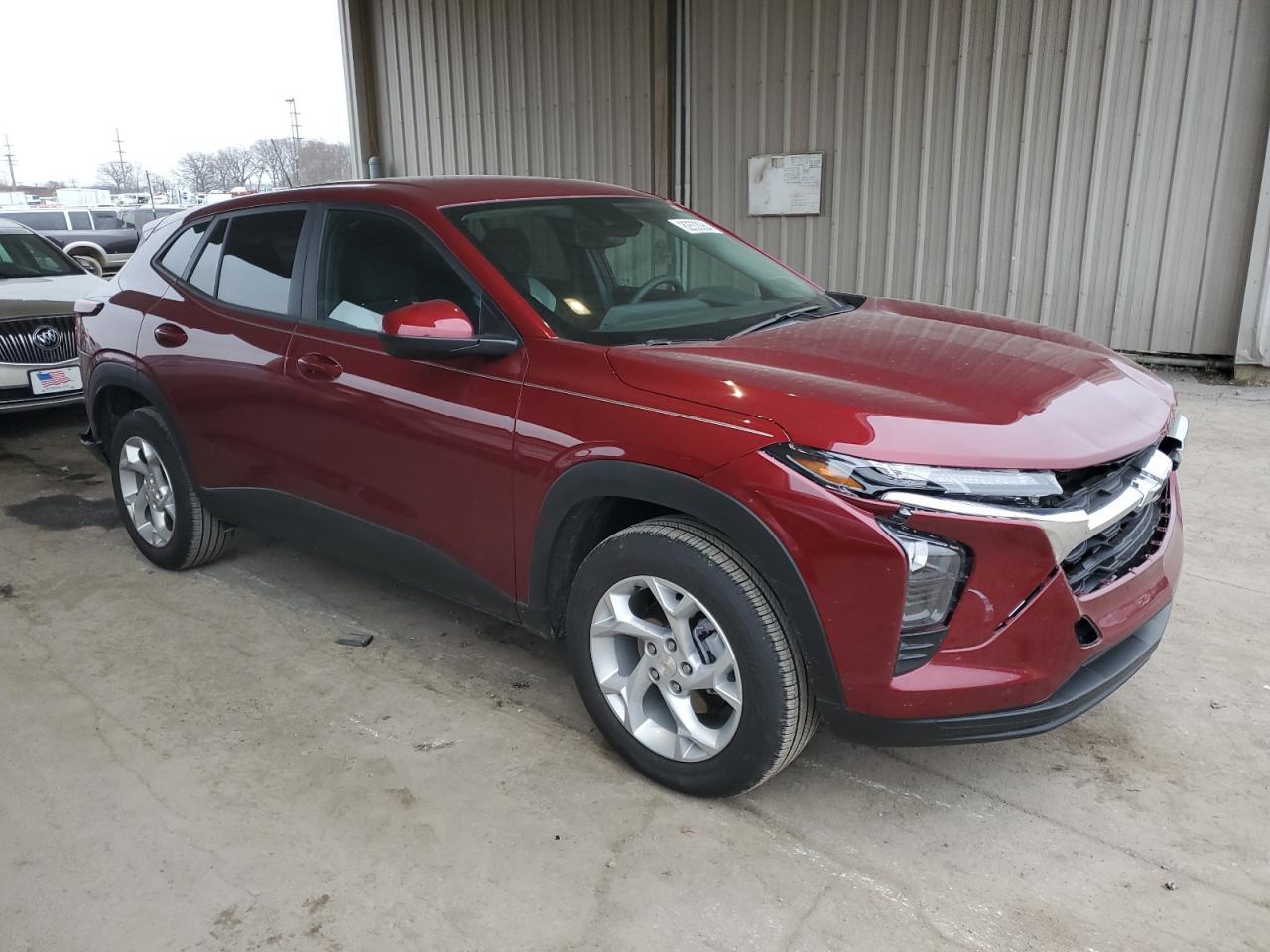 2024 CHEVROLET TRAX LS - Фото 4