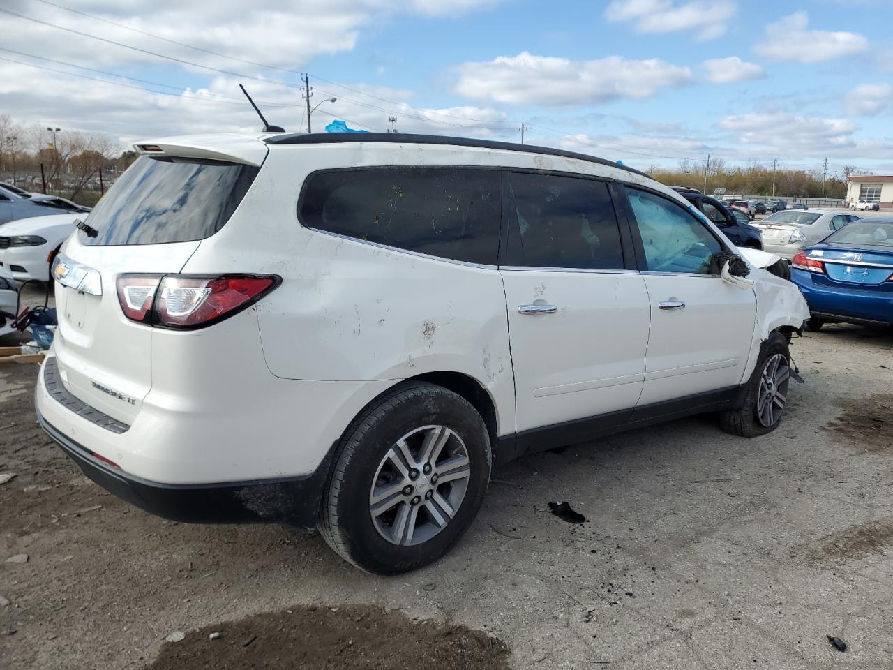 2015 CHEVROLET TRAVERSE L - Фото 3