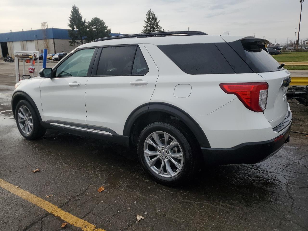 2022 FORD EXPLORER X - Фото 2