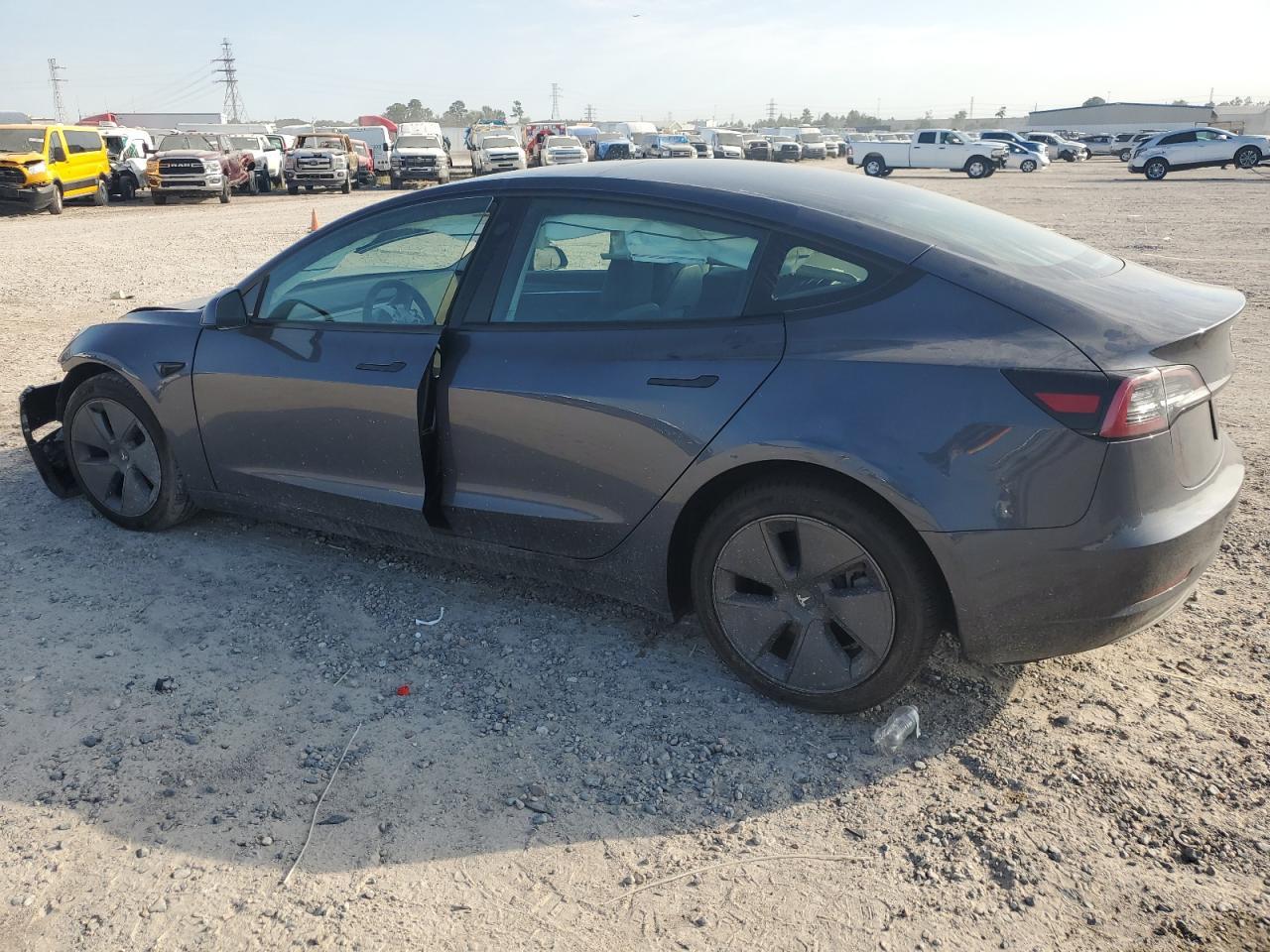 2023 TESLA MODEL 3 - Фото 2