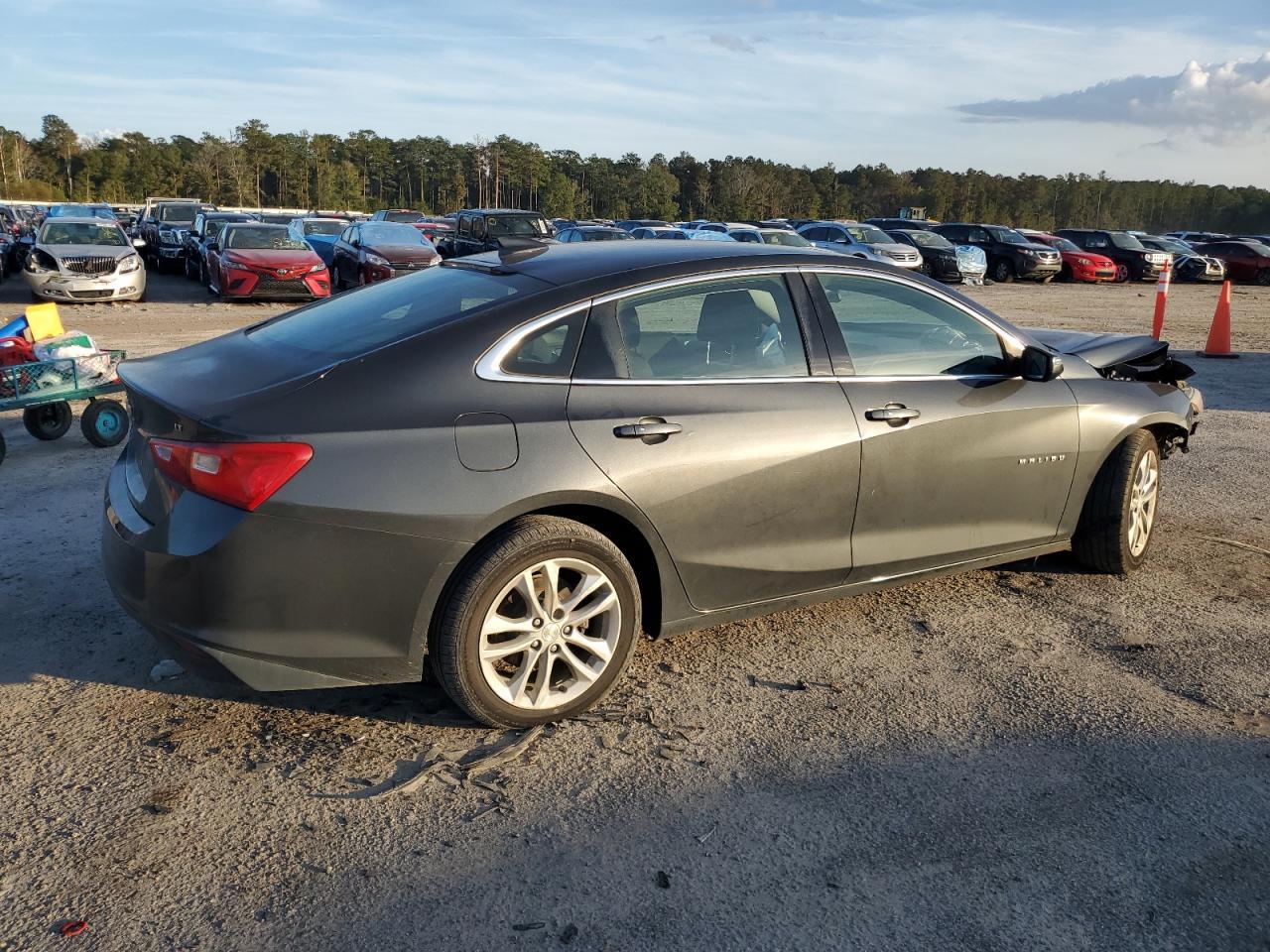 2017 CHEVROLET MALIBU LT - Image 3