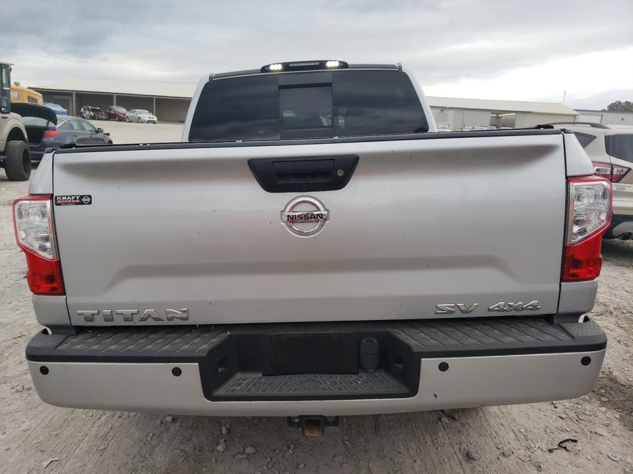 2018 NISSAN TITAN SV - Фото 6