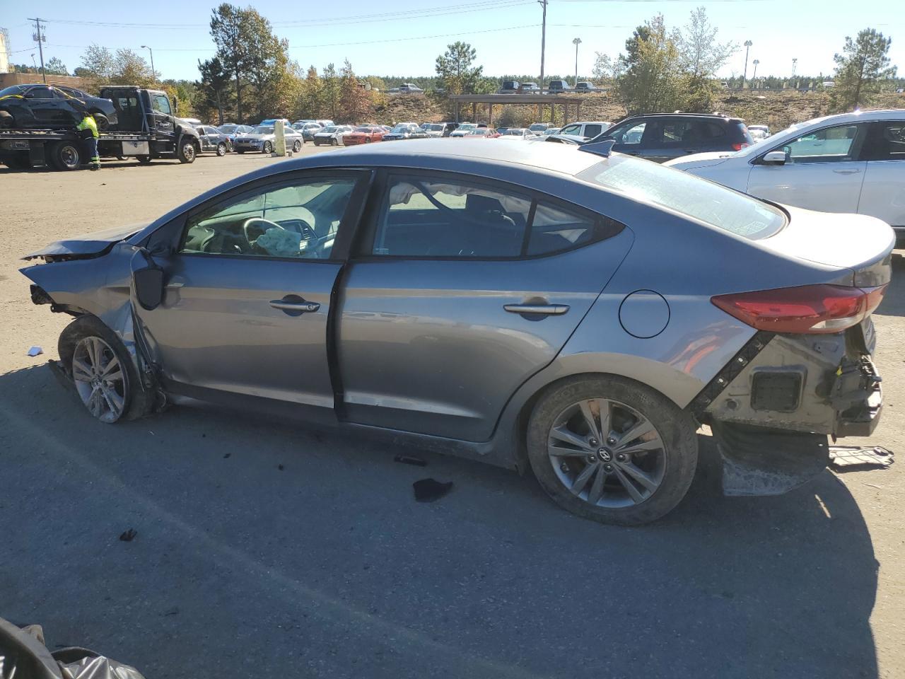 2018 HYUNDAI ELANTRA SE - Image 2